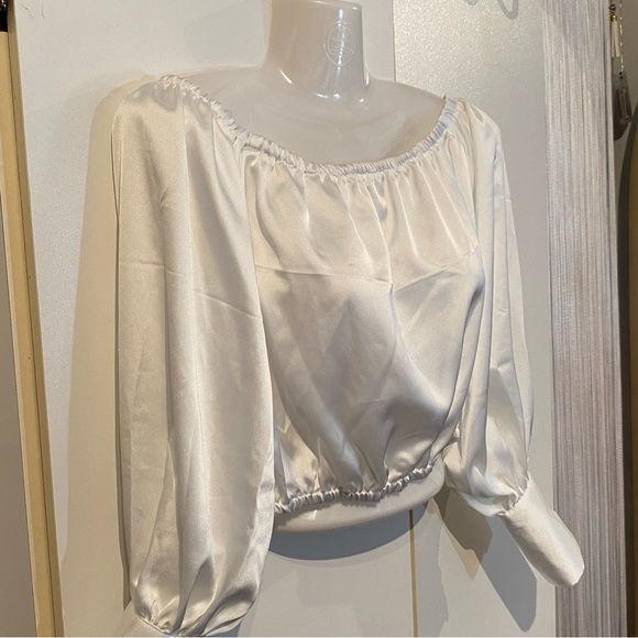 Akira White Satin Off Shoulder Top Size Small NWOT - Picture 3 of 16